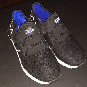 Nautica boys 3 youth slip on sneaker. Black, royal blue & white. No tie.